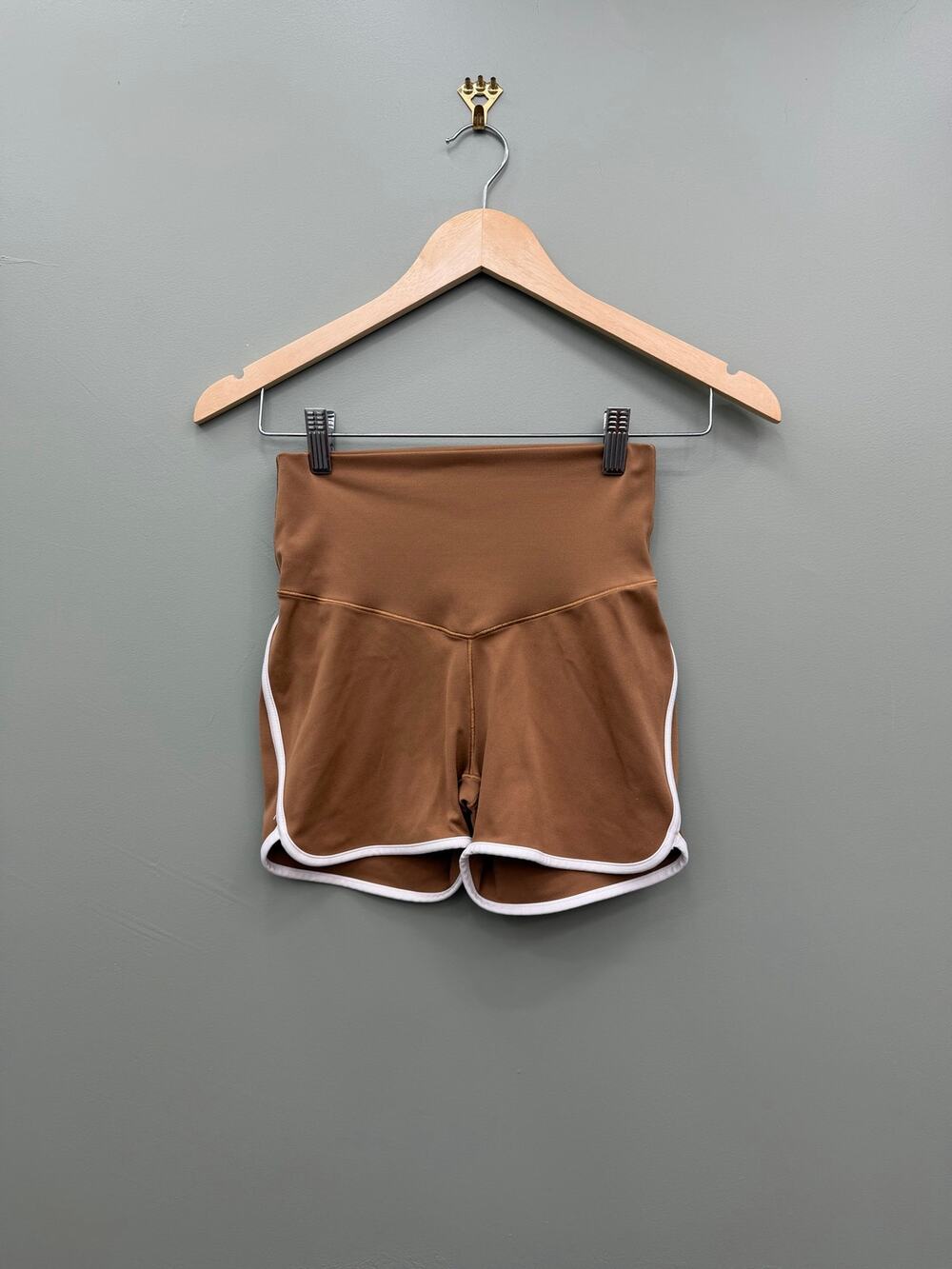 OFFLINE by Aerie Real Me High Rise Shorts Brown White Trim M